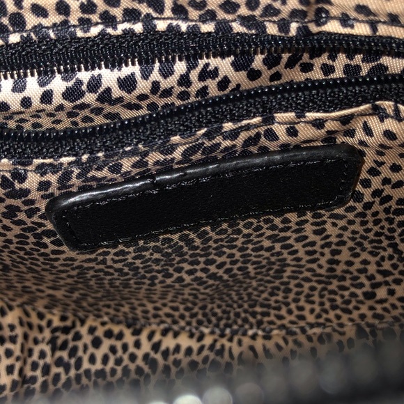 NWT Isabelle Round Fuchsia Snakeskin Purse - Picture 9 of 10